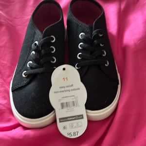 Unisex black children size 11 elastic tied sneakers for decorative ideas